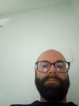 Dolceporco19 online show from April 1, 4:15 pm