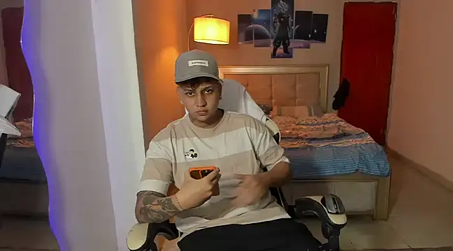 Snapshot of Jake_simons chatting on January 17, 2:39 am Jake simons online show from January 17, 2:39 am