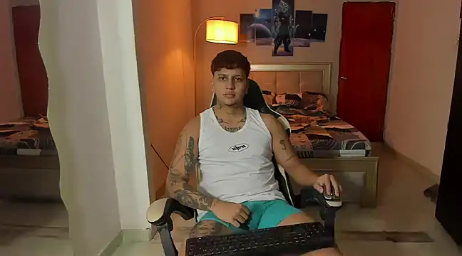 Snapshot of Jake_simons chatting on February 12, 2:14 am Jake simons online show from February 12, 2:14 am