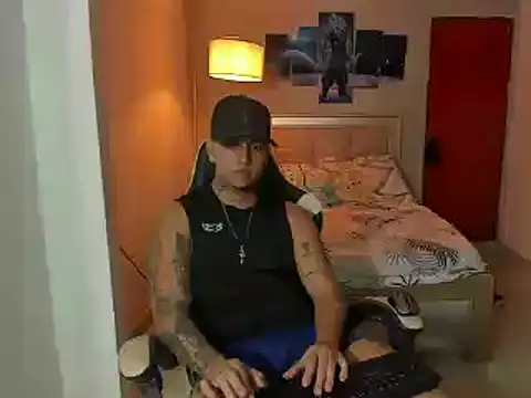 Snapshot of Jake_simons chatting on December 22, 5:23 am Jake simons online show from December 22, 5:23 am