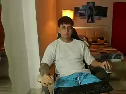 Snapshot of Jake_simons chatting on February 22, 1:11 am Jake simons online show from February 22, 1:11 am