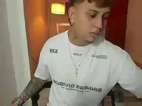 Snapshot of Jake_simons chatting on December 15, 2:19 am Jake simons online show from December 15, 2:19 am