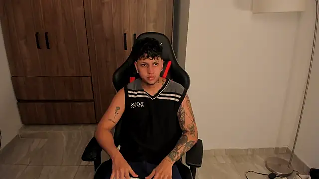 Snapshot of Jake_simons chatting on October 28, 10:18 am Jake simons online show from October 28, 10:18 am