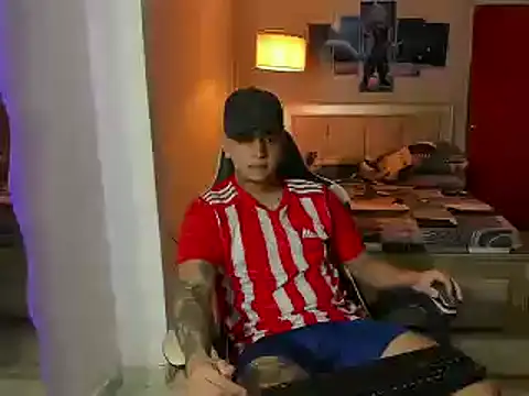 Snapshot of Jake_simons chatting on February 15, 10:11 pm Jake simons online show from February 15, 10:11 pm