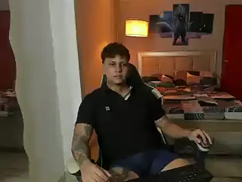 Snapshot of Jake_simons chatting on February 15, 3:31 am Jake simons online show from February 15, 3:31 am