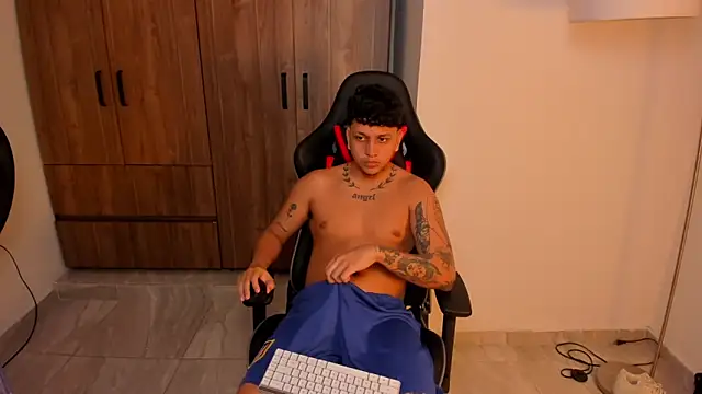 Snapshot of Jake_simons chatting on September 27, 3:04 am Jake simons online show from September 27, 3:04 am