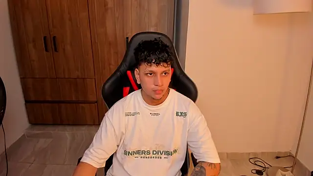 Snapshot of Jake_simons chatting on September 23, 1:49 am Jake simons online show from September 23, 1:49 am