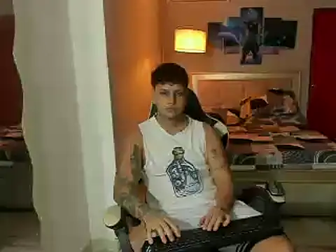 Snapshot of Jake_simons chatting on February 13, 3:07 am Jake simons online show from February 13, 3:07 am