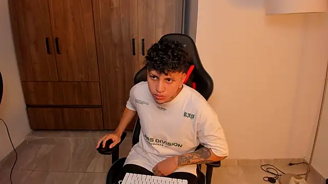 Snapshot of Jake_simons chatting on September 21, 4:01 am Jake simons online show from September 21, 4:01 am