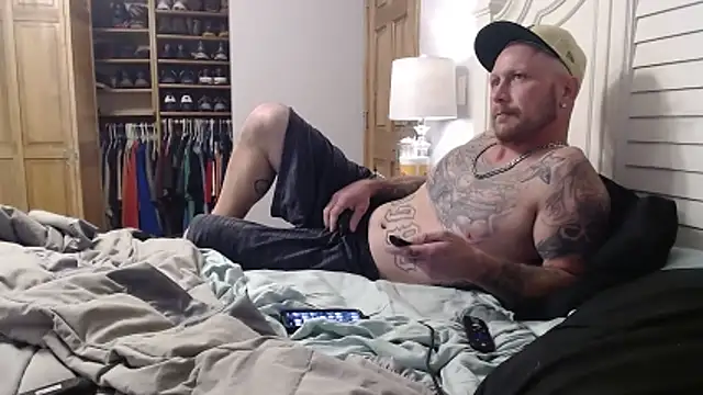 Snapshot of J-Dubb chatting on October 23, 6:28 am J-Dubb online show from October 23, 6:28 am