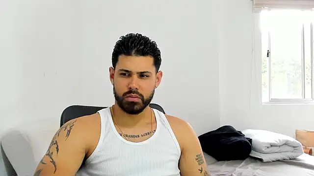 Snapshot of Justyn_Torres chatting on October 22, 11:47 am Justyn Torres online show from October 22, 11:47 am