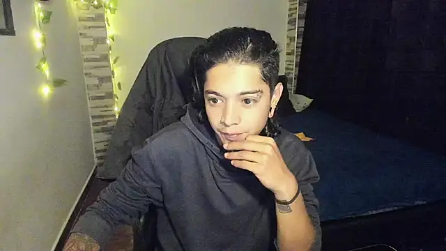 Snapshot of saad_man chatting on October 16, 5:26 am saad man online show from October 16, 5:26 am