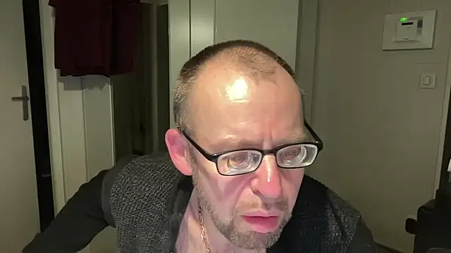 FABIOGLASSES online show from February 21, 11:28 pm