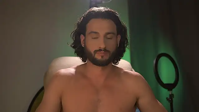 Keen   Luckystrike online show from October 11, 5:39 pm