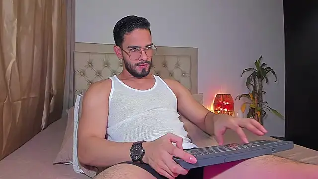Snapshot of Josseph1_ chatting on February 20, 12:52 am Josseph1  online show from February 20, 12:52 am