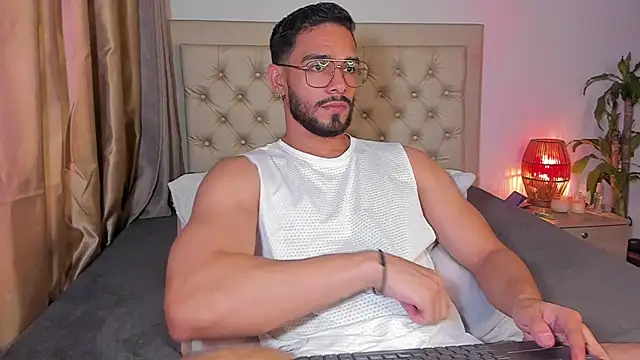 Snapshot of Josseph1_ chatting on February 8, 12:17 am Josseph1  online show from February 8, 12:17 am
