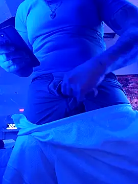 piscesguy17 online show from March 15, 5:26 am