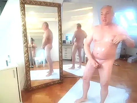 Snapshot of tobi_jerker chatting on February 22, 6:39 am tobi jerker online show from February 22, 6:39 am