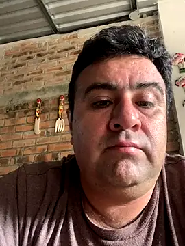 EmilianoGt online show from December 18, 4:36 pm