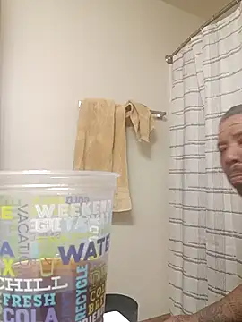 yellowwetfox online show from March 25, 4:33 pm