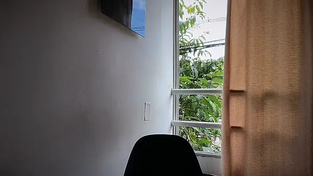 romeolovedark online show from May 22, 2:44 pm