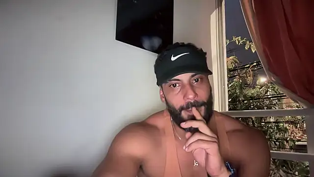 romeolovedark online show from December 19, 11:12 pm