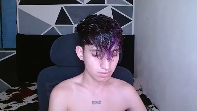 littlextreme online show from December 18, 2:21 am