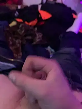 Hugetings online show from March 21, 2:10 pm