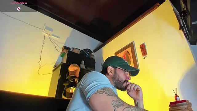 CamiloGray  online show from November 14, 1:56 pm