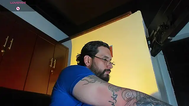 CamiloGray  online show from February 13, 3:06 pm