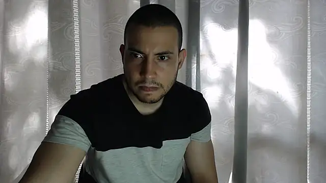 Armando 2002 online show from October 14, 7:10 pm