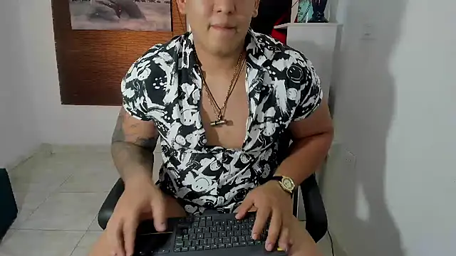 Colton Massif online show from March 21, 3:01 am