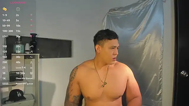 Colton Massif online show from December 15, 11:09 pm