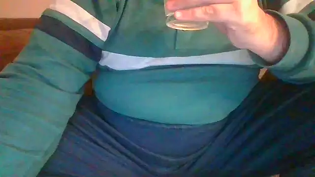 Snapshot of Anderrust chatting on December 17, 10:32 pm Anderrust online show from December 17, 10:32 pm