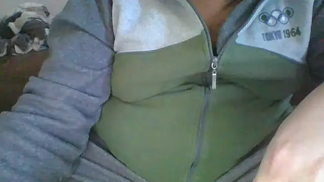 Snapshot of Anderrust chatting on February 2, 11:51 am Anderrust online show from February 2, 11:51 am