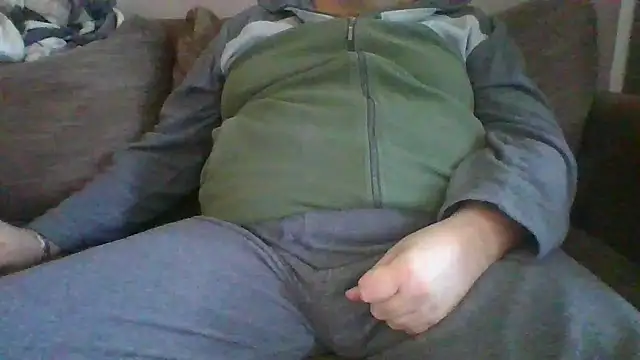 Snapshot of Anderrust chatting on February 15, 9:49 am Anderrust online show from February 15, 9:49 am