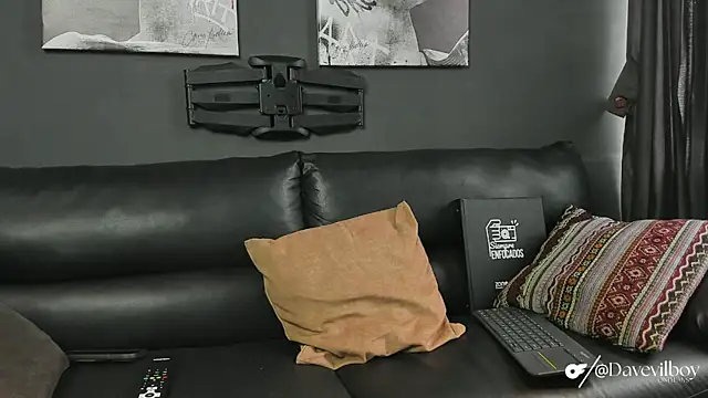 Davevilboy online show from October 29, 1:03 pm