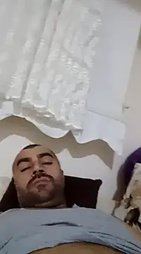 Snapshot of kevgir08 chatting on December 5, 4:31 am kevgir08 online show from December 5, 4:31 am