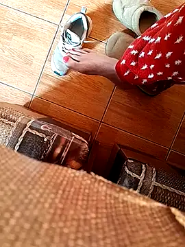 feet toes online show from February 26, 6:15 am