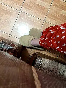 feet toes online show from March 18, 5:24 am