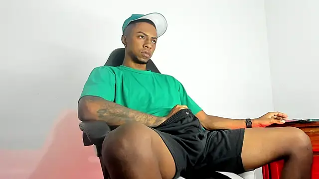 Snapshot of YeremiBrowm chatting on March 4, 11:32 pm YeremiBrowm online show from March 4, 11:32 pm