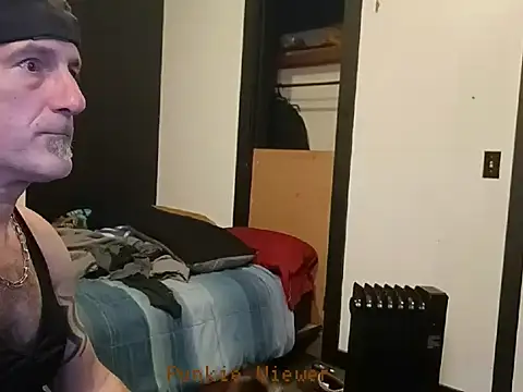 Snapshot of Punkie6669 chatting on January 1, 8:24 am Punkie6669 online show from January 1, 8:24 am