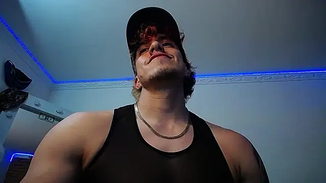 strongboy  online show from February 19, 1:40 am