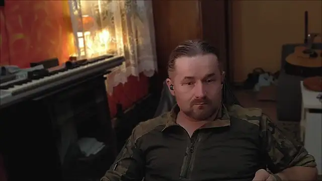 Mosiadz1975 online show from February 10, 8:42 pm