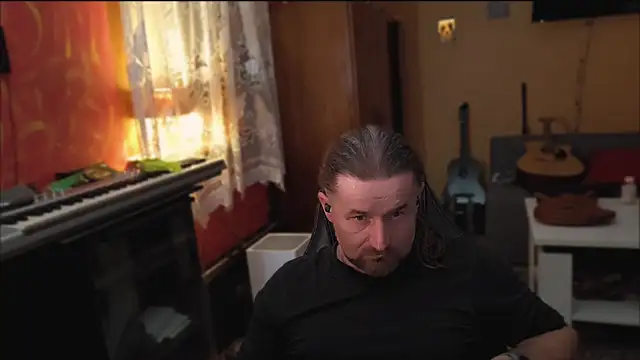 Mosiadz1975 online show from March 3, 11:23 pm