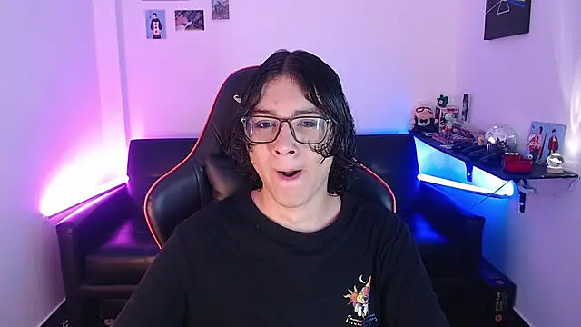 Snapshot of malik_harrison__ chatting on December 5, 2:00 pm malik harrison online show from December 5, 2:00 pm