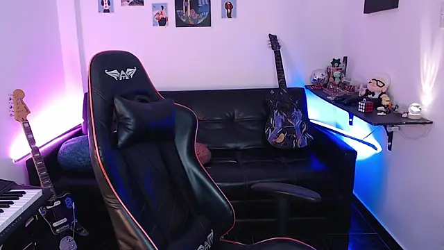 Snapshot of malik_harrison__ chatting on March 12, 2:34 pm malik harrison online show from March 12, 2:34 pm