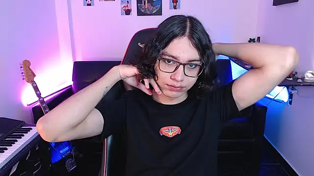 Snapshot of malik_harrison__ chatting on March 1, 3:16 pm malik harrison online show from March 1, 3:16 pm