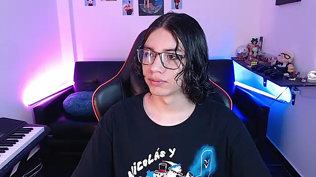 Snapshot of malik_harrison__ chatting on February 25, 2:00 pm malik harrison online show from February 25, 2:00 pm