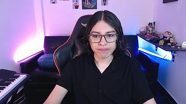 Snapshot of malik_harrison__ chatting on February 28, 3:04 pm malik harrison online show from February 28, 3:04 pm